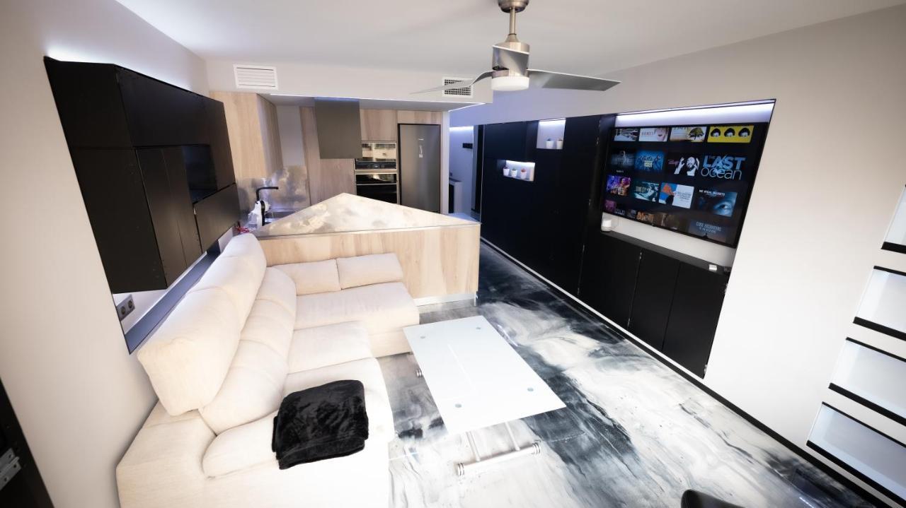 Apartment La Farola - Luxury Domotic Flat In Puerto Deportivo *